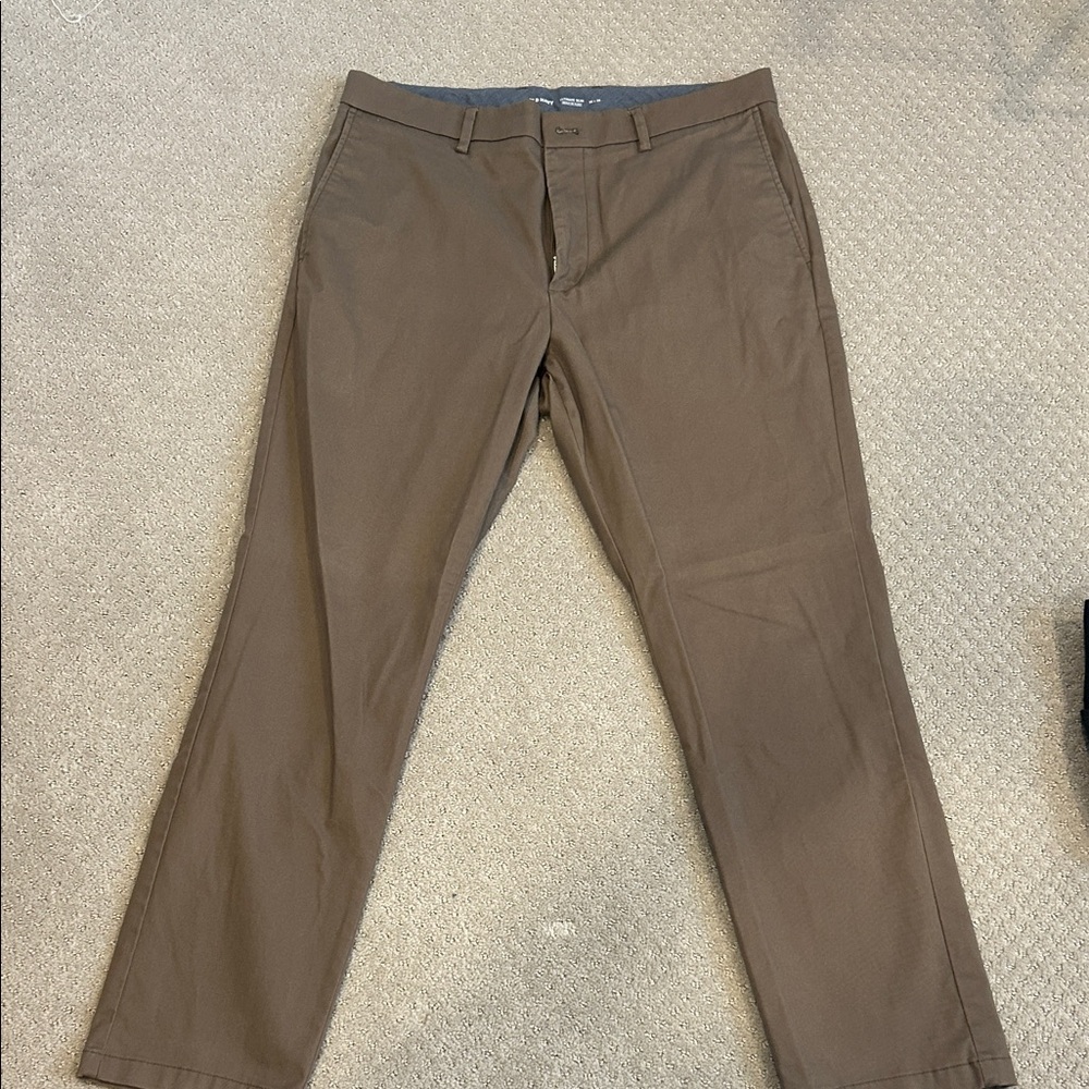Old Navy Men’s Brown Chino Pants 36 x 30